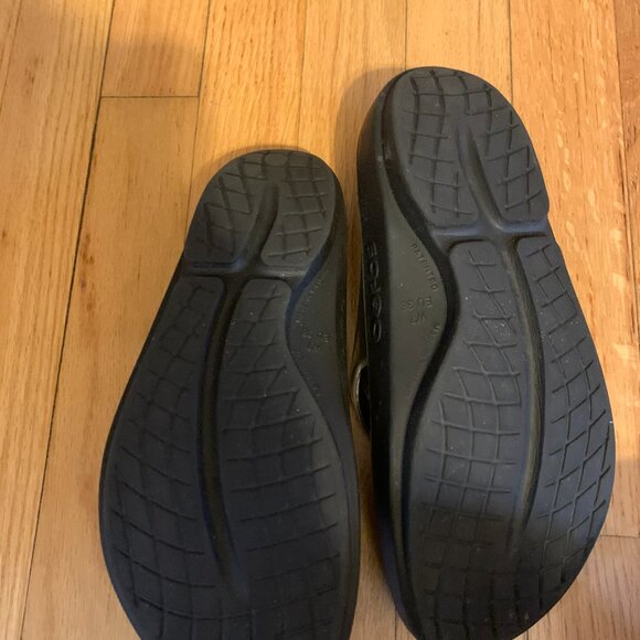 Women's OOFOS OOlala Luxe Sandals, Size 7 - Picture 4 of 5